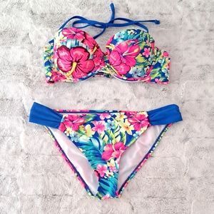 Bongo floral tropical vacation bikini set. Size M.